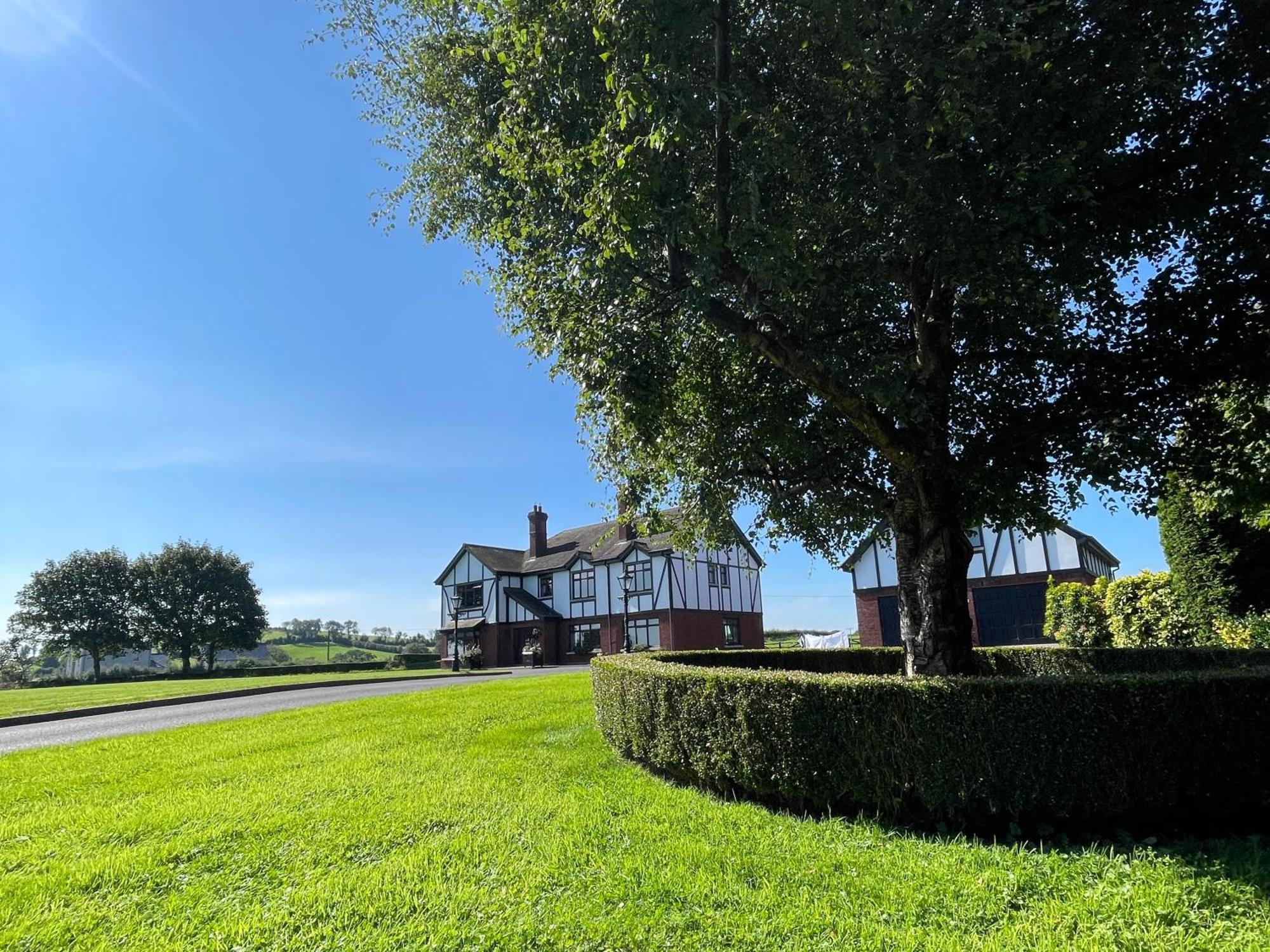 Greenfields Country House Latton Экстерьер фото